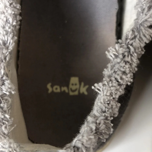 Sanuk Sneakers Women’s Size 7 Fabric Sneakers Gray Lace Up Raw Trim Casual Comfy - Picture 6 of 10